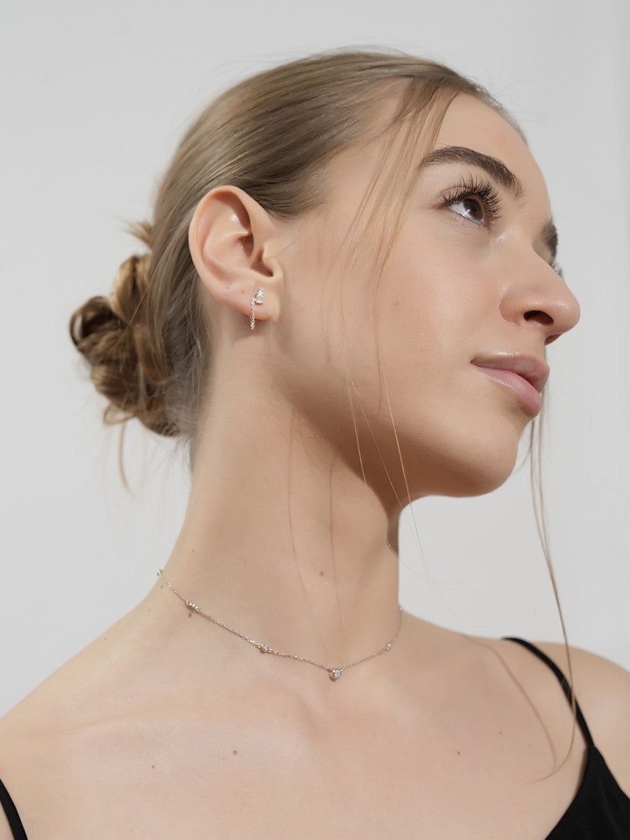 Strieborné náušnice s retiazkou